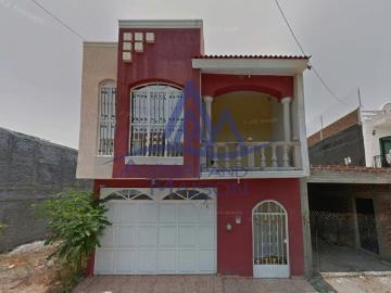 CASA EN VENTA EN HACIENDA PALMIRA APATZINGAN MICHOACAN AD15