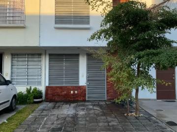 Casa En Venta en Hacienda Santa Cruz, Tlajomulco de Zúñiga!