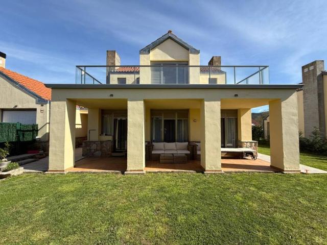 Casa en Venta en Hazas de Cesto