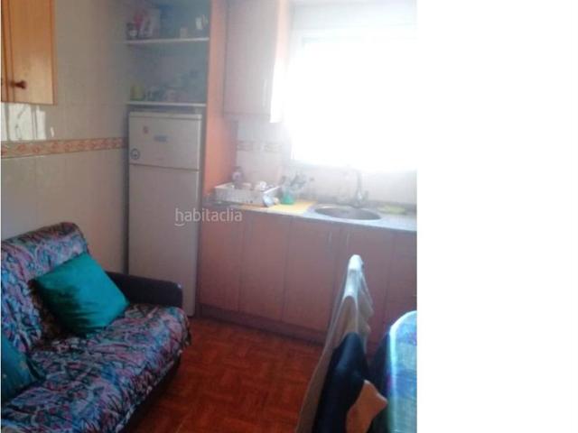 Casa en venta en Henarejos. Venta de casa de 3 plantas en Henarejos. Casas.