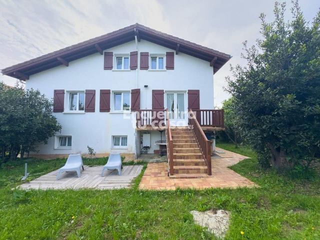 Casa en venta en Hendaya, de 220 m² 5 habitaciones por 750.000