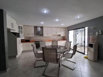 CASA EN VENTA EN HEROES DE CHURUBUSCO IZTAPALAPA
