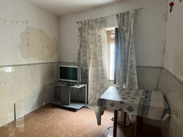 Casa en venta en Herencia. Venta de casa de dos plantas economica. Casas.