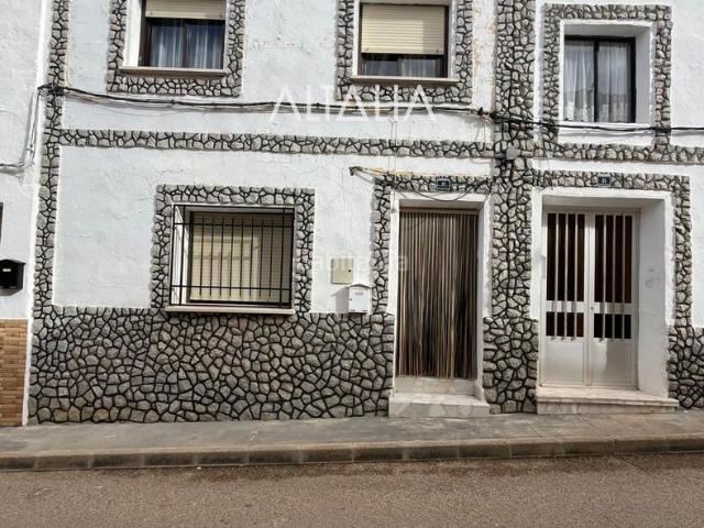Casa en venta en Hinojosos Los. ALTALIA INMOBILIARIA EN CUENCA TE OFRECE ESTA CASA EN VENTA EN LOS HINOJOSOS. Casas Hinojosos.