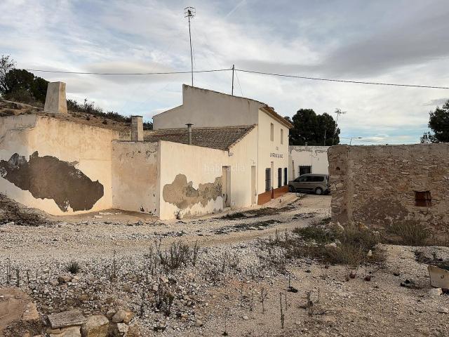 Casa en venta en Hondón de las Nieves. Gran casa cueva de 8 dormitorios en Canalosa con terreno de 23.000m2. Casas Hondón de las.