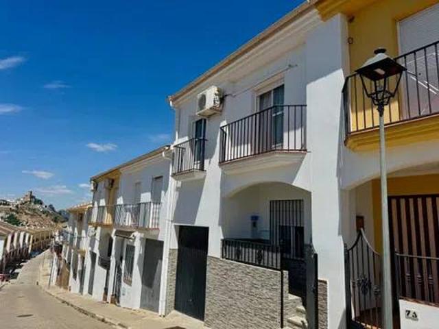 Casa en Venta en Iznájar