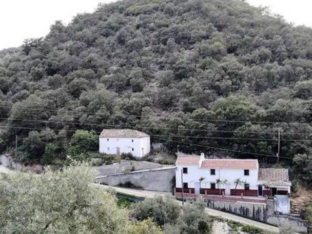 Casa en Venta en Iznájar