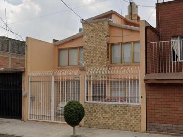 Casa en Venta en CONSTITUCION DE 1917 IZTAPALAPA