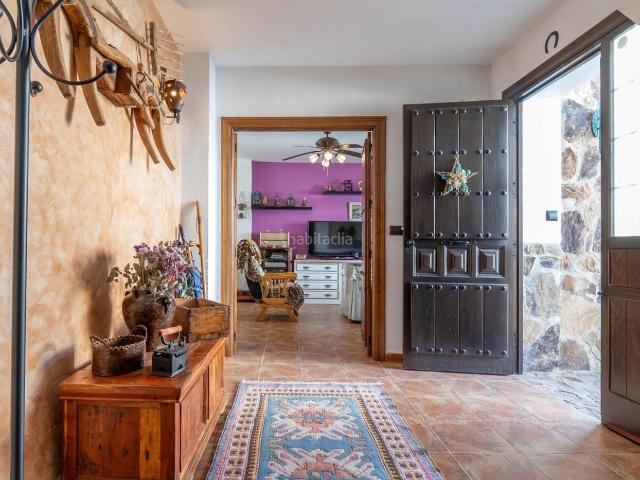 Casa en venta en Íllora. CASA PAREADA EN UN ENTORNO TRANQUILO. Casas.