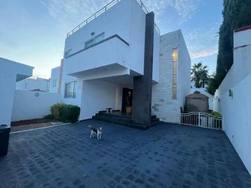 CASA EN VENTA EN JURIQUILLA