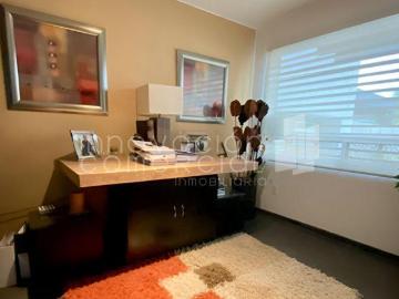 Casa en Venta en Jacarandas Qro, con 4 habitaciones