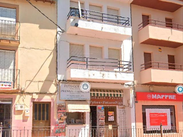 Casa en venta en Jadraque. CASA CON LOCAL Y VIVIENDA. Casas.