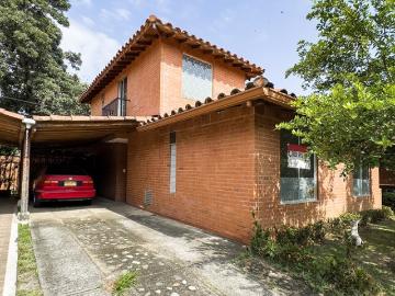 Casa En Venta En Jamundi En Barrio El Castillo Hacienda El Castillo V310112