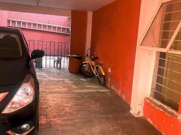 CASA EN VENTA EN JARDINES DE MORELOS SOBRE CALLE PRINCIPAL