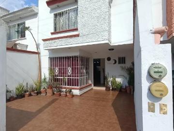 Casa en venta en jardines de Oriente