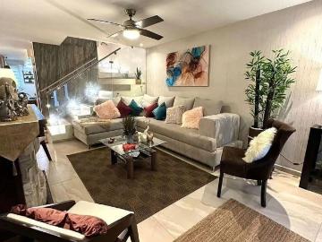 Casa en Venta en Jardines de Andalucía