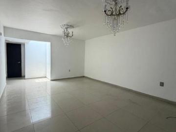 CASA EN VENTA EN JARDINES DE LA CRUZ