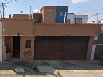 Casa en venta en Jardines de Torremolinos, Morelia, Michoacán de Ocampo