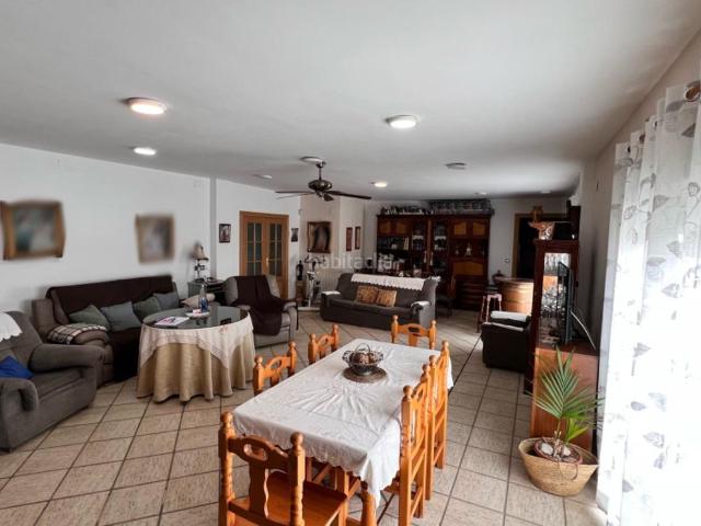 Casa en venta en Jayena. Gran Casa con Negocio de Restauración. Casas.
