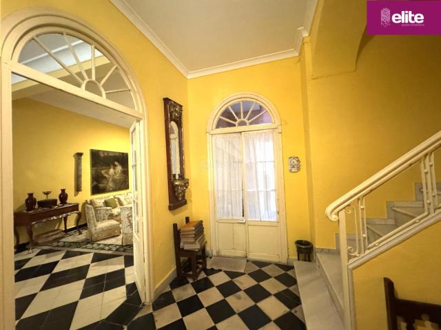 Casa en venta en Jerez de la Frontera, Centro. MAGNIFICA CASA EN EL CENTRO DE JEREZ. Casas Jerez de la.