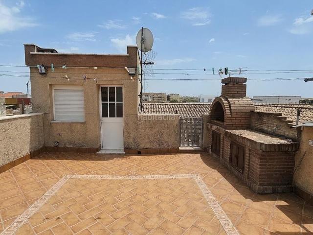 Casa en venta en Jerez de la Frontera, El Rocío La Milagrosa. Casa independiente con garaje, terraza y azotea en La Milagrosa, Jerez. Casas Jerez de la.