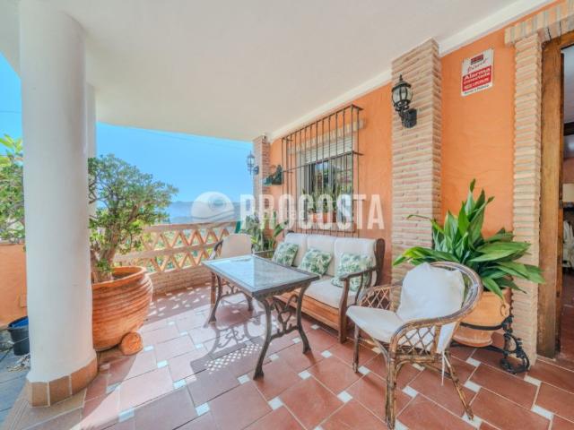 Casa en venta en Jete. CHALET INDEPENDIENTE CON FINCA DE AGUACATES Y MANGOS, PISCINA Y VISTAS A LA SIERRA EN JETE. Casas.