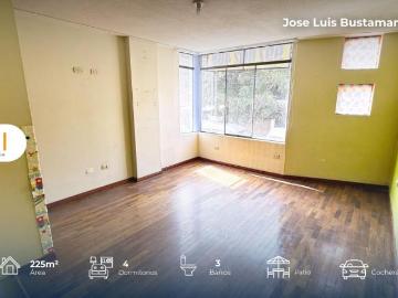 Casa en venta en José Luis Bustamante y Rivero