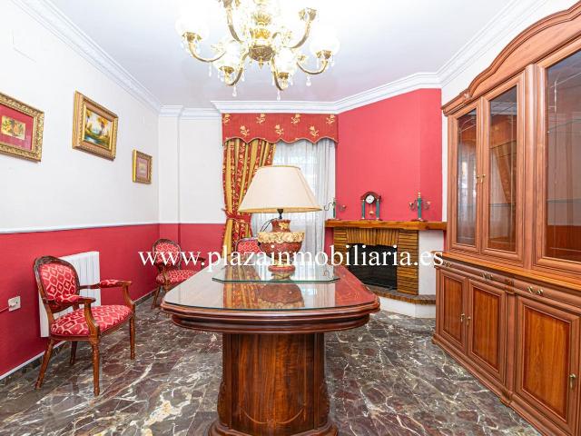 Casa en venta en Lucena, El Valle. CASA DE 3 HAB. ZONA DE RECINTO FERIAL por 205.000 EUROS. Casas.