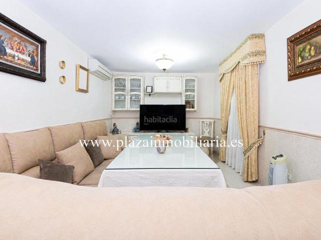 Casa en venta en Lucena, Hoya del Molino. CASA DE 3 HAB. ZONA LA CALZADA por 180.000 EUROS. Casas.