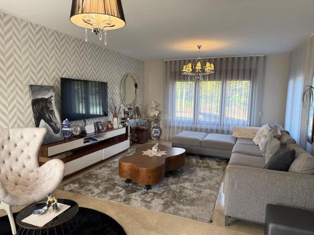 Casa en venta en Lugo, Parroquias del Este. SE VENDE CHALET EN URBANIZACIÓN A CAMPIÑA. Casas.