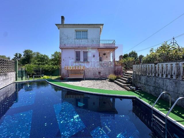 Casa en venta en Lugo, Parroquias del Oeste. En venta chalet de 5 dormitorios con piscina muy próximo a Lugo!. Casas.