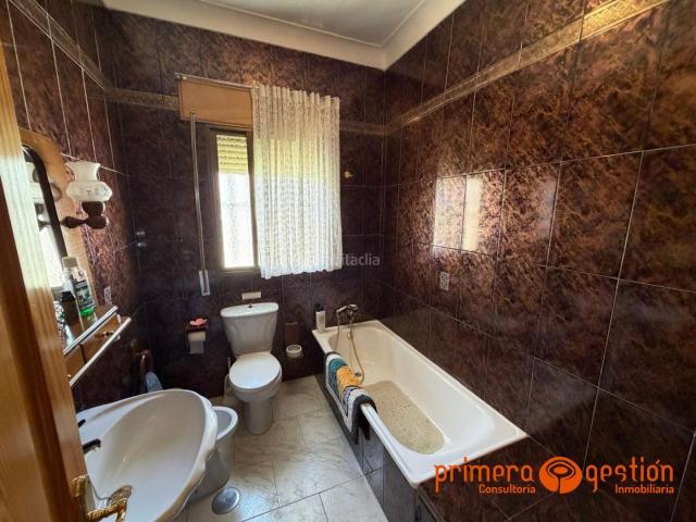 Casa en venta en Luisiana La. OPORTUNIDAD UNICA DE CASA A PRECIO DE PISO.PTA BAJA zajuan, salón, cochera, dormitorio, cocina, baño y patio.PRIMERA PTA 3 dormito. Casas Luisiana.