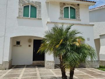 CASA EN VENTA EN LA MARINA