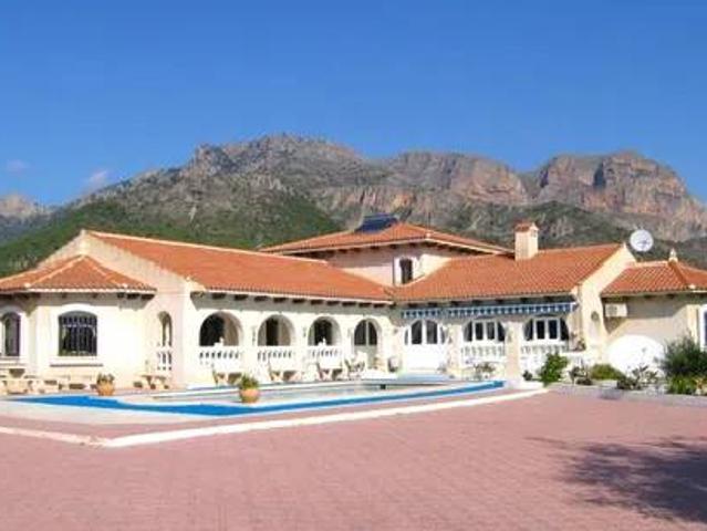 Casa en Venta en La Nucia