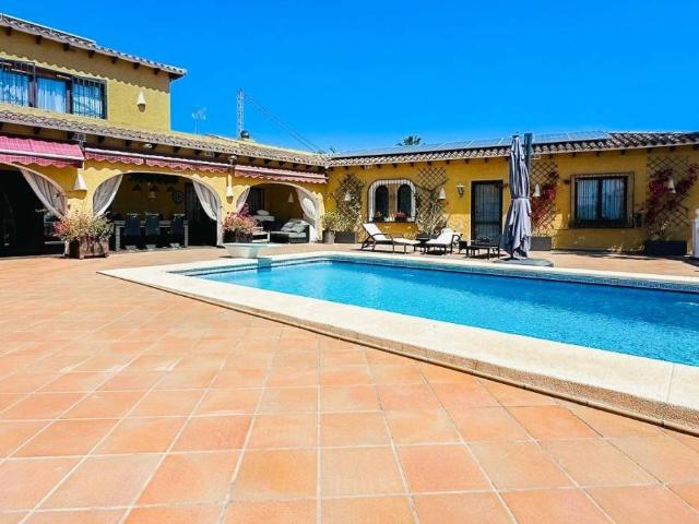 Casa en Venta en La Nucia