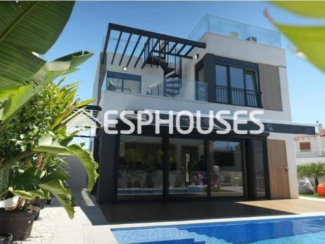 Casa en Venta en La Nucia
