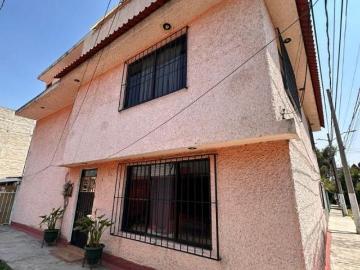 CASA EN VENTA EN LA AGRICOLA ORIENTAL CON GRAN AMPLITUD Y MULTIPLES POSIBILIDADES DE ADAPTACION