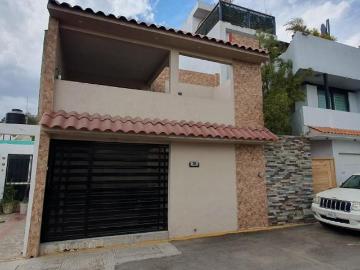 CASA EN VENTA EN LA ARBOLADA EN TLAJOMULCO DE ZUÑIGA