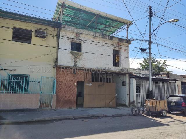 Casa en Venta en La Barraca, Maracay