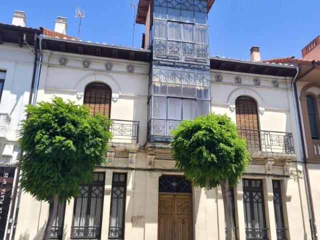 Casa en venta en La Bañeza, La Bañeza