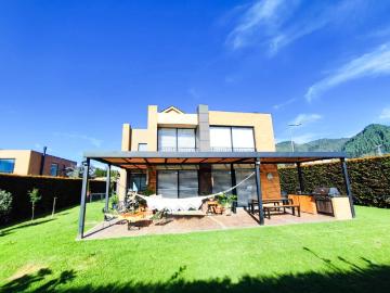 Casa En Venta En La Calera En La Calera V194179
