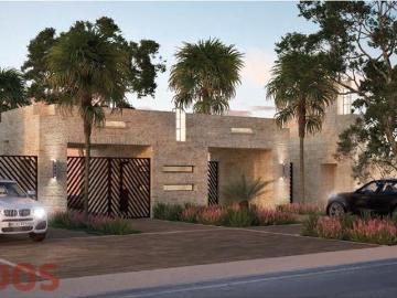 CASA EN VENTA EN LA CARMINA RESIDENCIAL, QUERETARO POR ANTEA