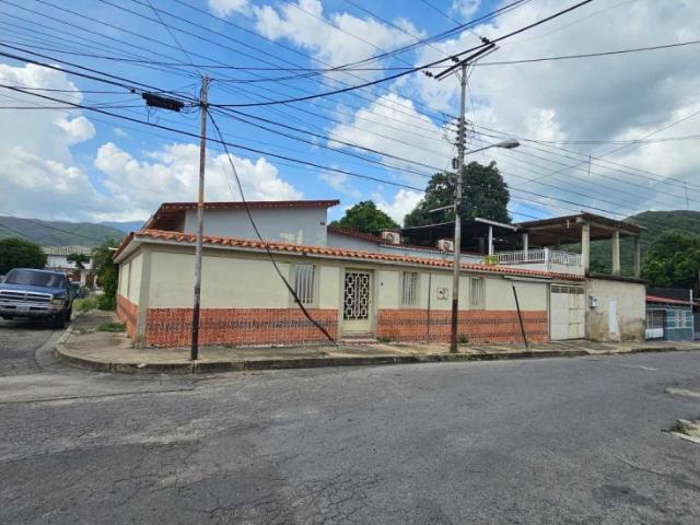 Casa en Venta en la Cooperativa Maracay Edo.Aragua