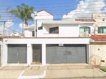 Casa en Venta en la Col. Jardines de Guadalupe a 10 min. de Plaza Galer?as Guadalajara, Jalisco