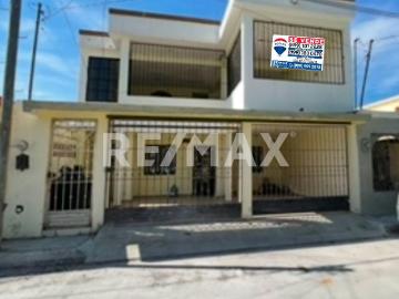 CASA EN VENTA EN LA COLONIA ARBOLEDAS