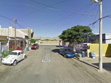 Casa en venta en la Colonia Oasis Revolucion I Juarez Chihuahua. LR