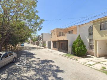 Casa en venta en la Colonia Rincon San Antonio Gomez Palacio Durango. LR