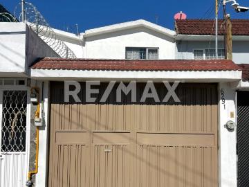 CASA EN VENTA EN LA COLONIA VALLE DEL REY