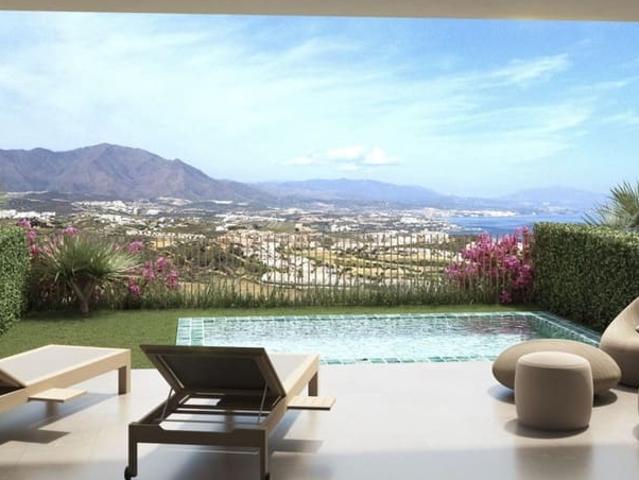 Casa en venta en La Duquesa / Puerto de la Duquesa, Málaga Costa del Sol