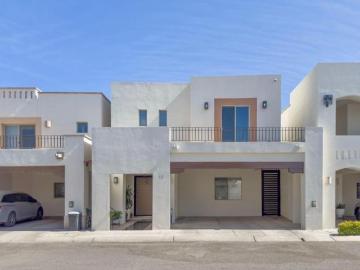 Casa en venta en La Encantada Residencial, privada Alebrijes